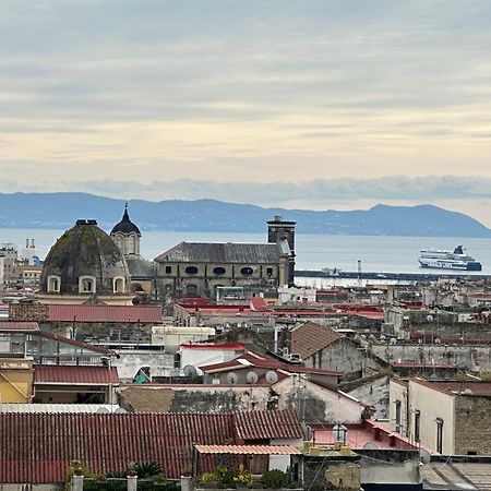 A wonderful penthouse in Naples Appartement Buitenkant foto