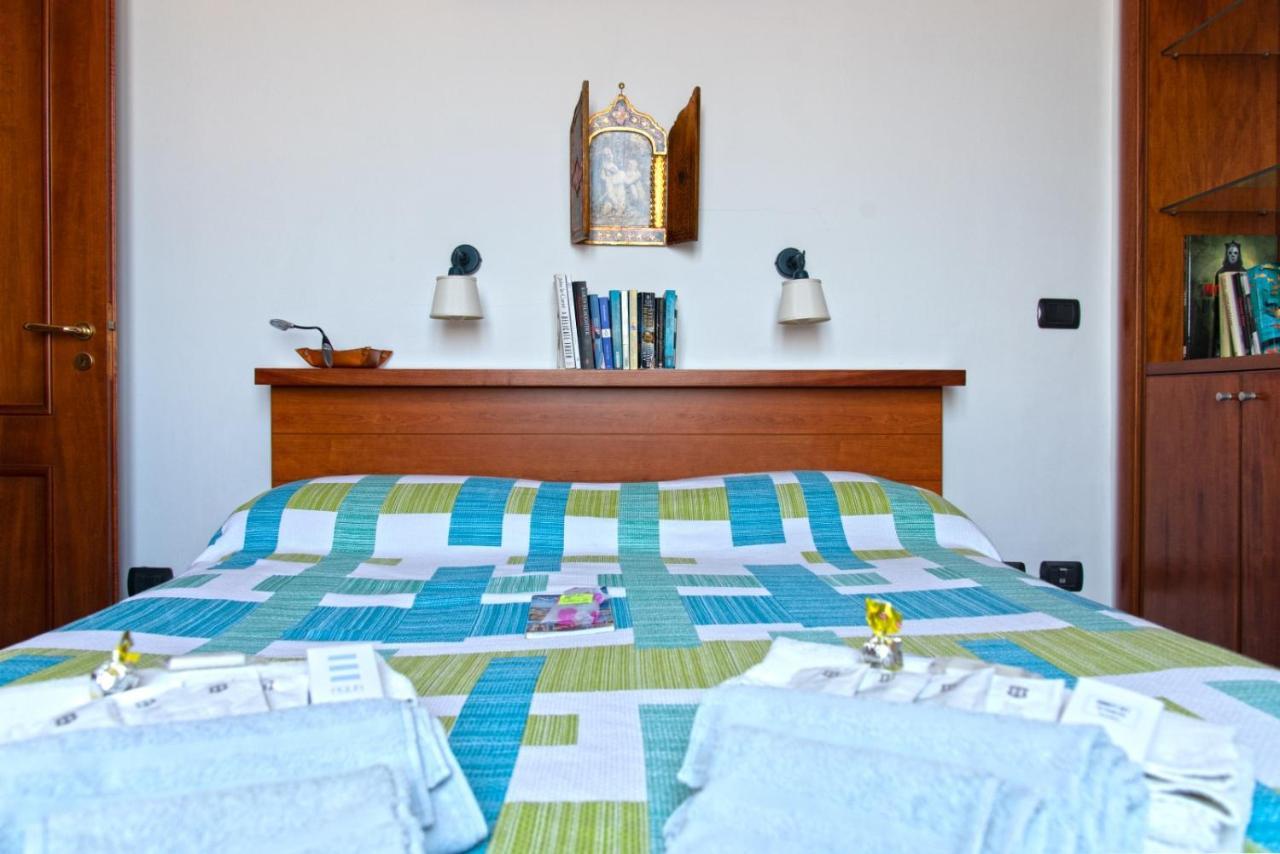 A wonderful penthouse in Naples Appartement Buitenkant foto