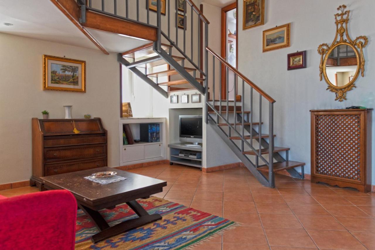 A wonderful penthouse in Naples Appartement Buitenkant foto