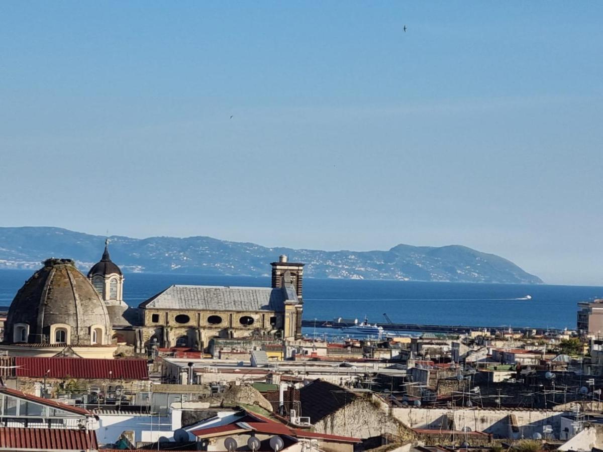 A wonderful penthouse in Naples Appartement Buitenkant foto