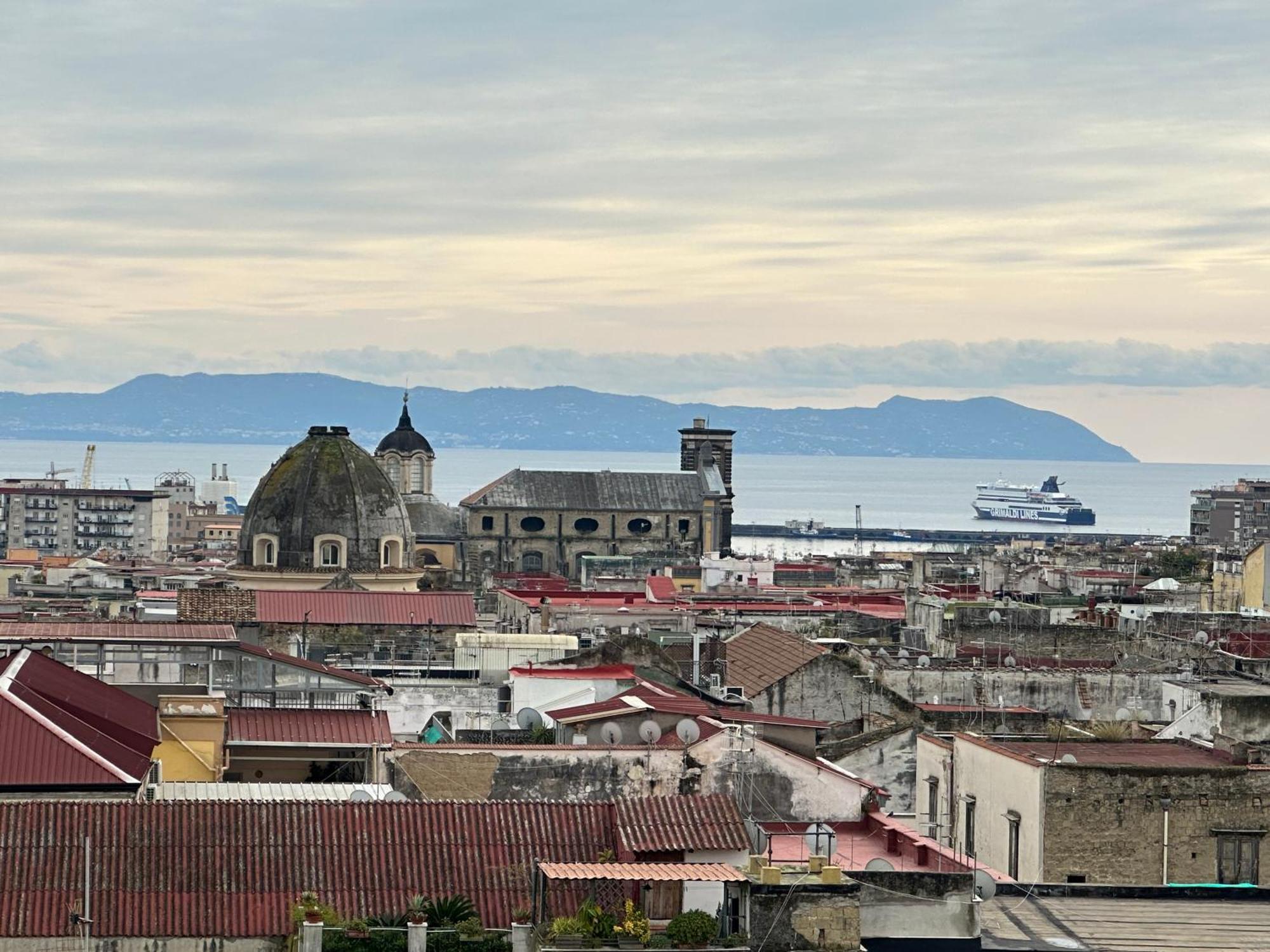 A wonderful penthouse in Naples Appartement Buitenkant foto