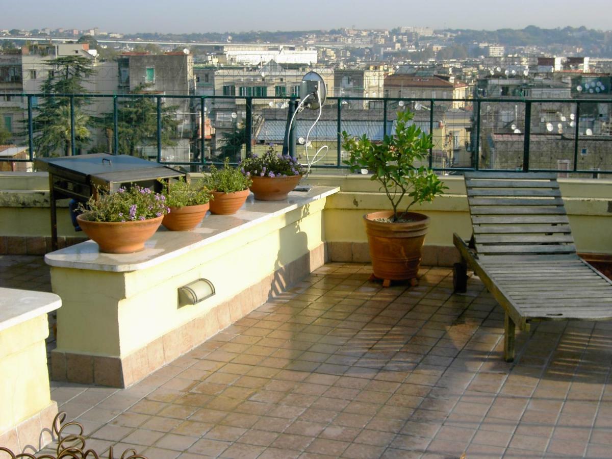 A wonderful penthouse in Naples Appartement Buitenkant foto