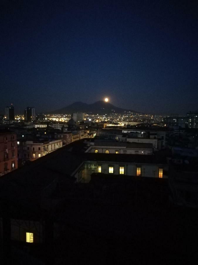 A wonderful penthouse in Naples Appartement Buitenkant foto